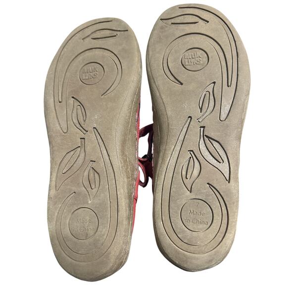 EUC Muk Luks Sport Red Casual Shoes Hook and Loop Closure Laser Cut Size 7 - Picture 7 of 7